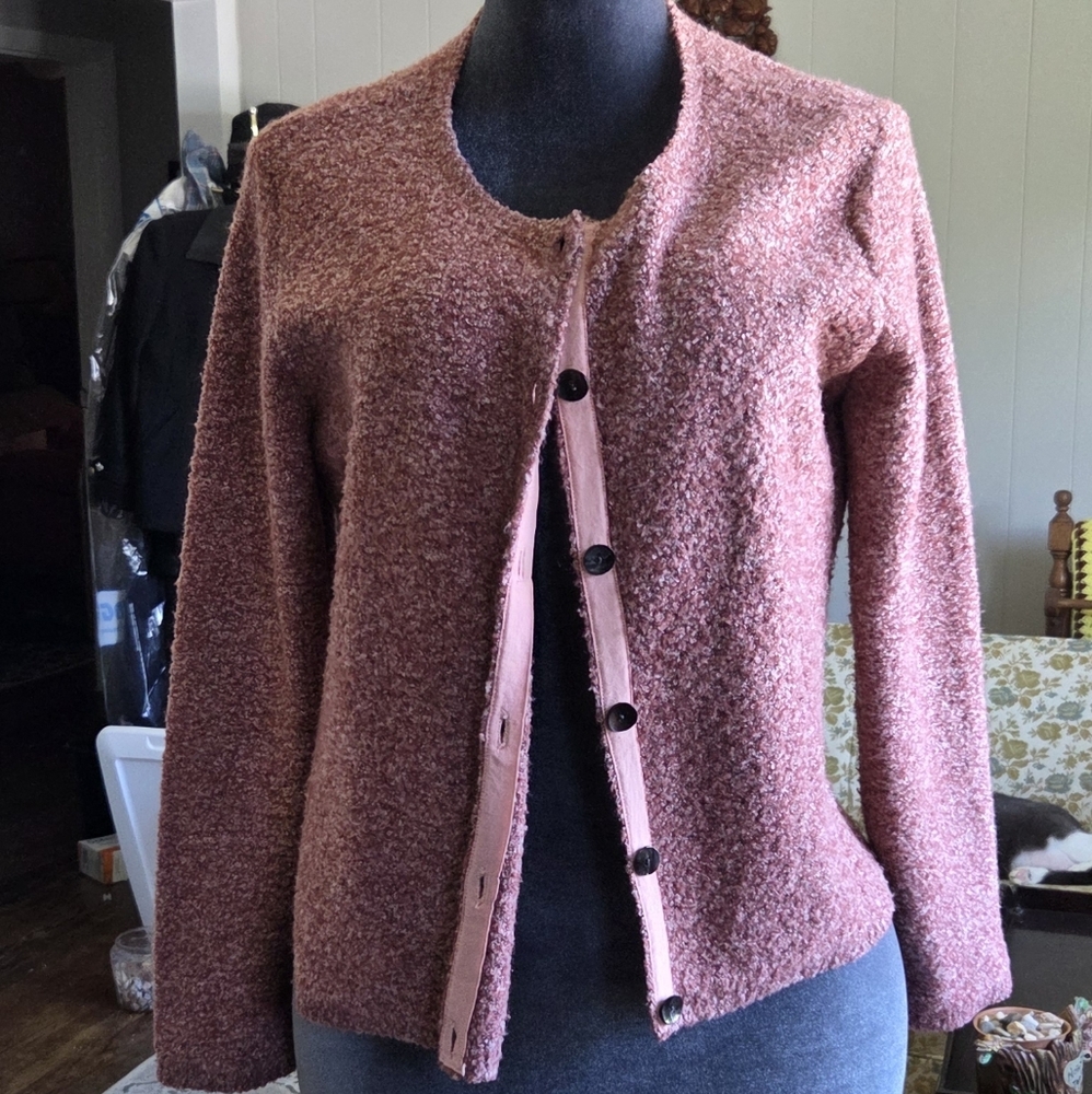 🪨 Van Heusen Rose Knit Cardigan